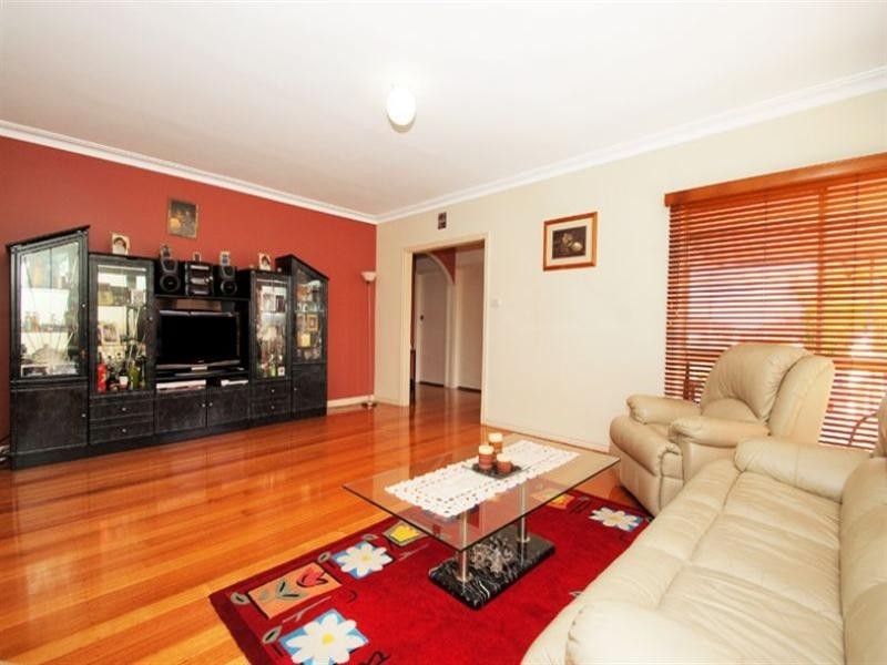 4 Edgewood Close, Thomastown VIC 3074