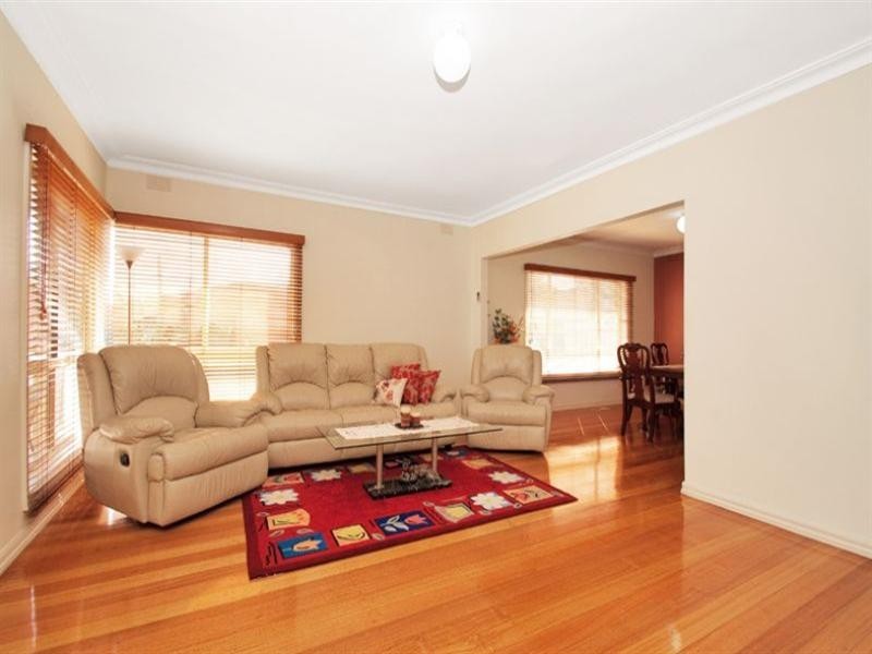 4 Edgewood Close, Thomastown VIC 3074