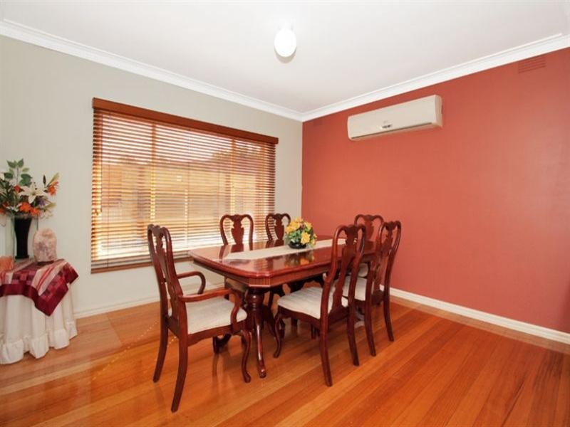4 Edgewood Close, Thomastown VIC 3074