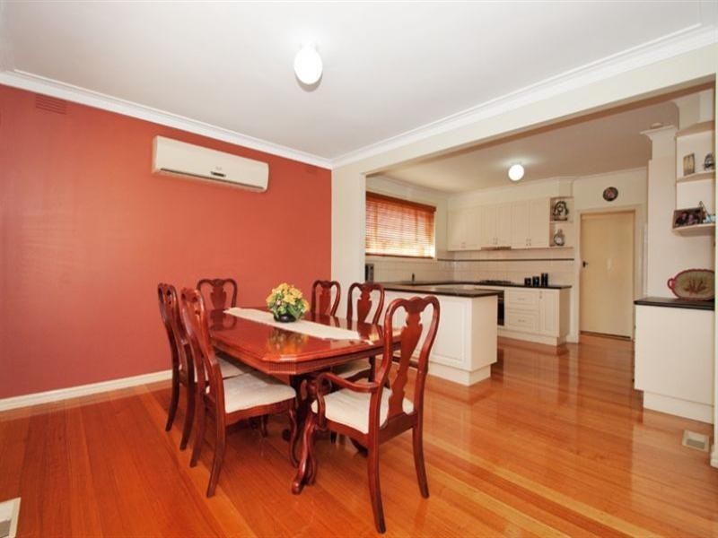 4 Edgewood Close, Thomastown VIC 3074