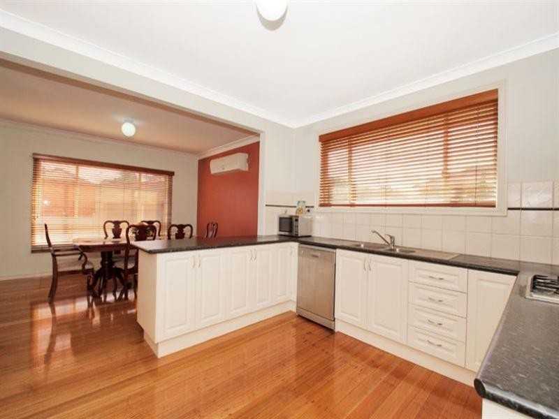 4 Edgewood Close, Thomastown VIC 3074