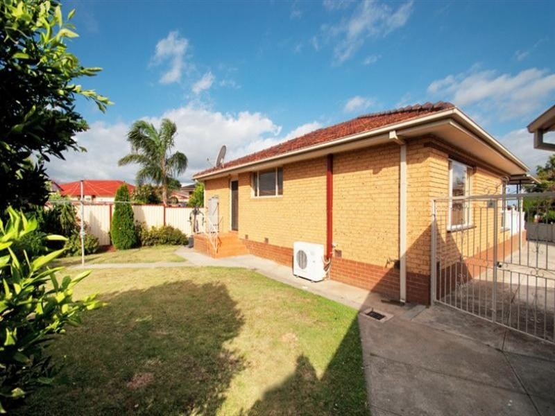 4 Edgewood Close, Thomastown VIC 3074