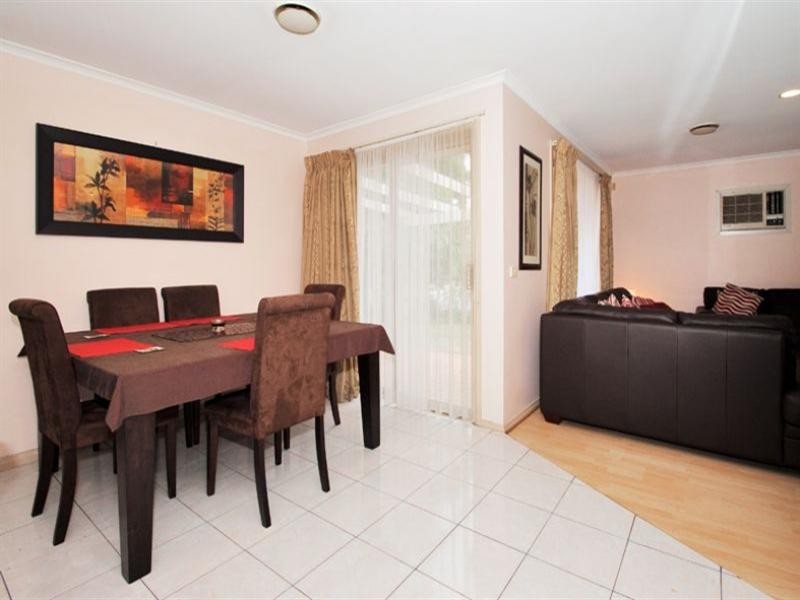 20 Hawkes Drive, Mill Park VIC 3082