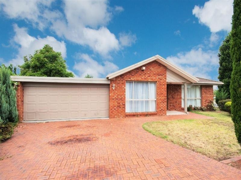 20 Hawkes Drive, Mill Park VIC 3082