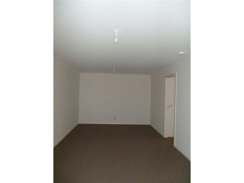 3 and 4/7a Saxony Drive, Epping VIC 3076