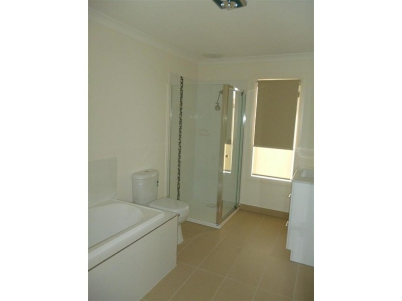 3 and 4/7a Saxony Drive, Epping VIC 3076