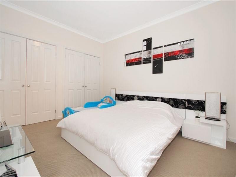 2/6 Sydney Crescent, Lalor VIC 3075