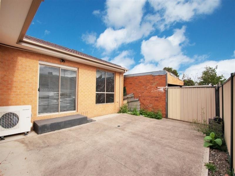2/6 Sydney Crescent, Lalor VIC 3075