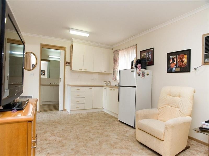 27 Tonelli Crescent, Mill Park VIC 3082