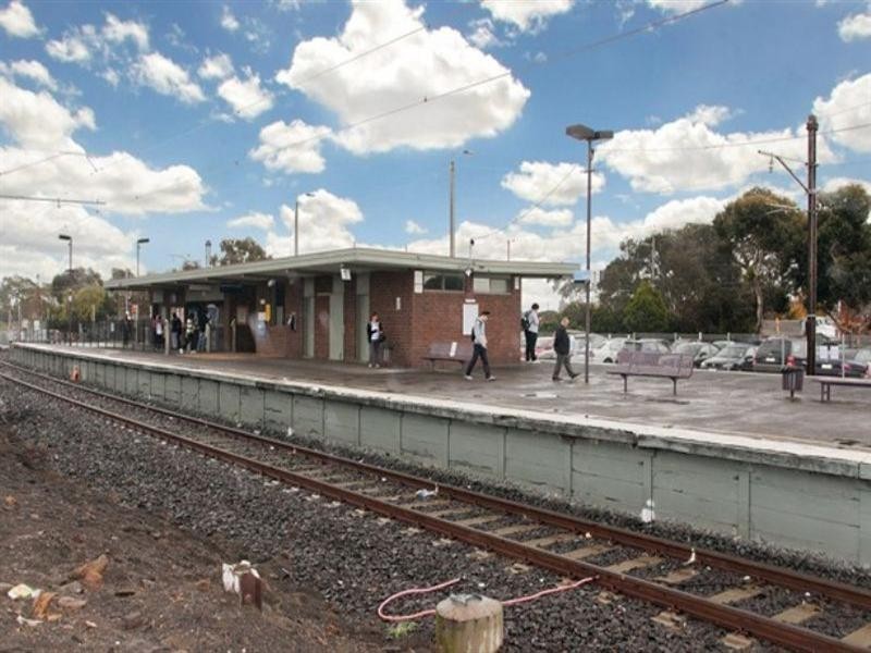 8 Ikaria Link, Lalor VIC 3075