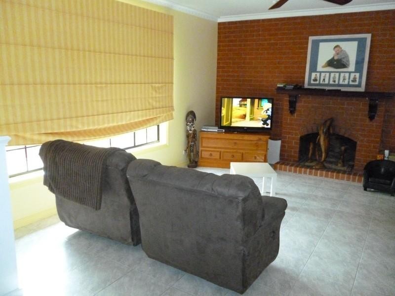 2 Silverthorn Court, Mill Park VIC 3082