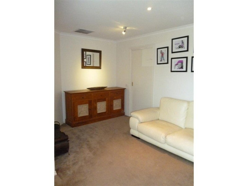 2 Cantle Close, Epping VIC 3076