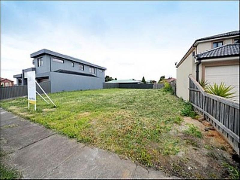 42 Saunders Crescent, Epping VIC 3076
