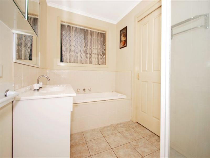 12 Serenity Way, South Morang VIC 3752