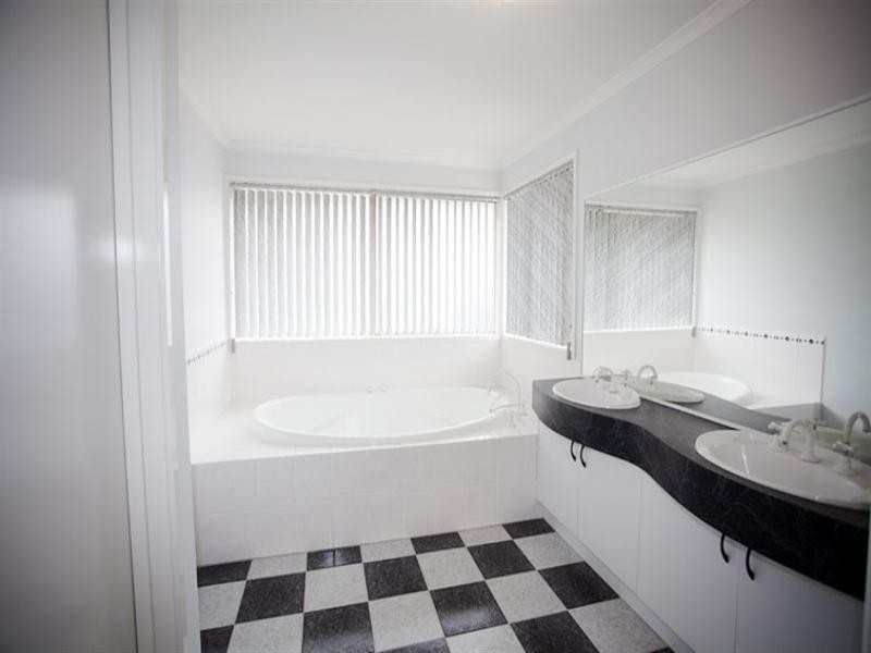 21 Cambala Avenue, Lalor VIC 3075