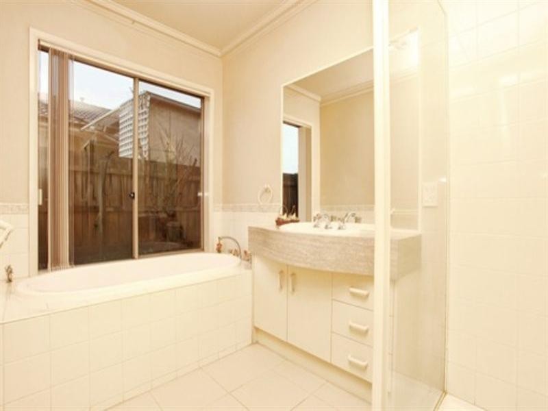 3 Shortridge Cicuit, Roxburgh Park VIC 3064