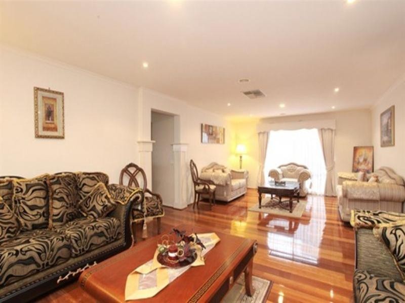 3 Shortridge Cicuit, Roxburgh Park VIC 3064