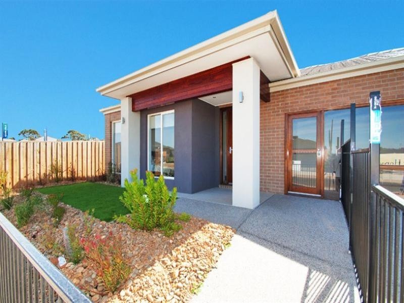 7 Stonegate Drive, Epping VIC 3076