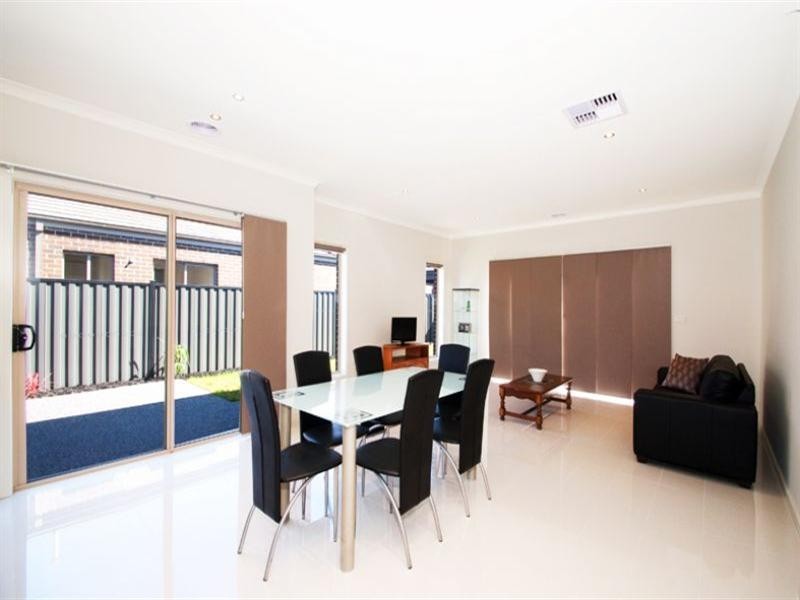 17 Gunther Way, Wollert VIC 3750