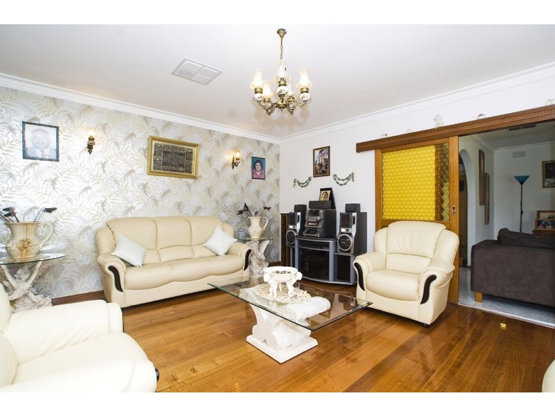 14 Festival Grove, Lalor VIC 3075