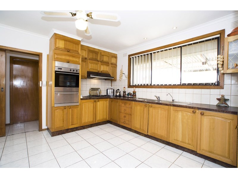 14 Festival Grove, Lalor VIC 3075