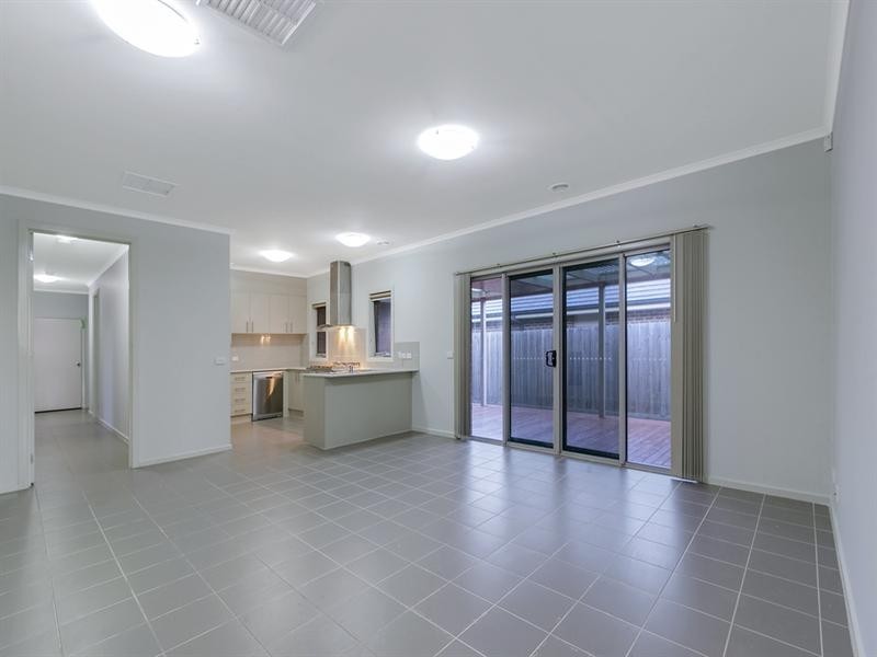 52 Broadleaf Drive, Epping VIC 3076