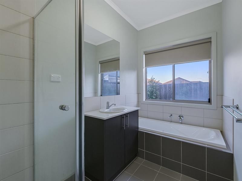 52 Broadleaf Drive, Epping VIC 3076