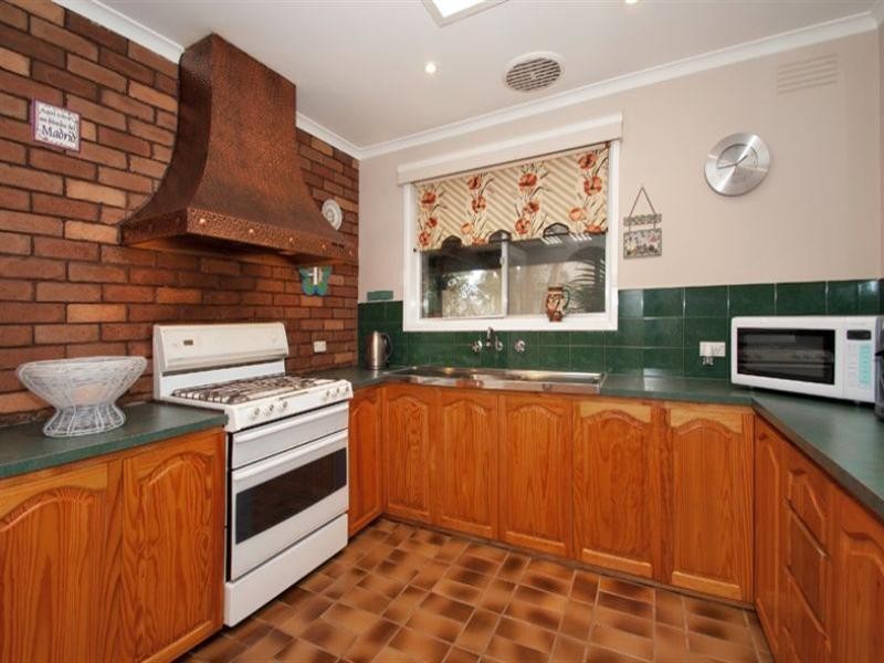 21 McFarlane Crescent, Epping VIC 3076