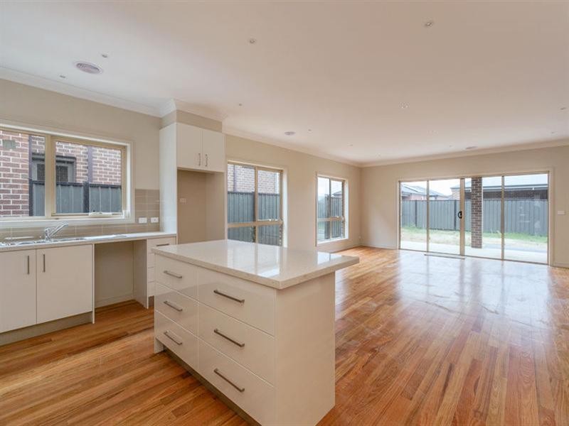 4 Muir Way, Mernda VIC 3754