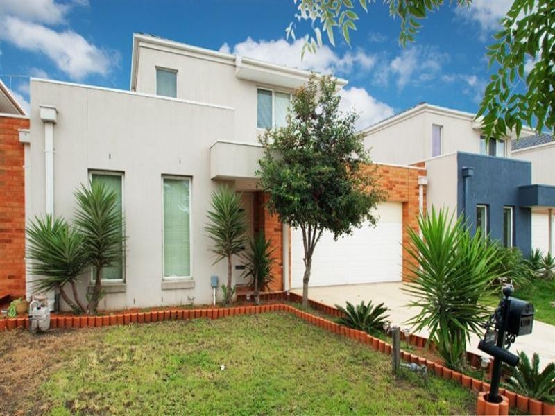 15 Donvale Avenue, Roxburgh Park VIC 3064