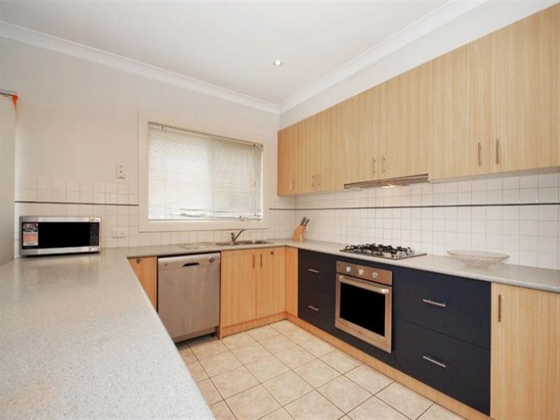 15 Donvale Avenue, Roxburgh Park VIC 3064