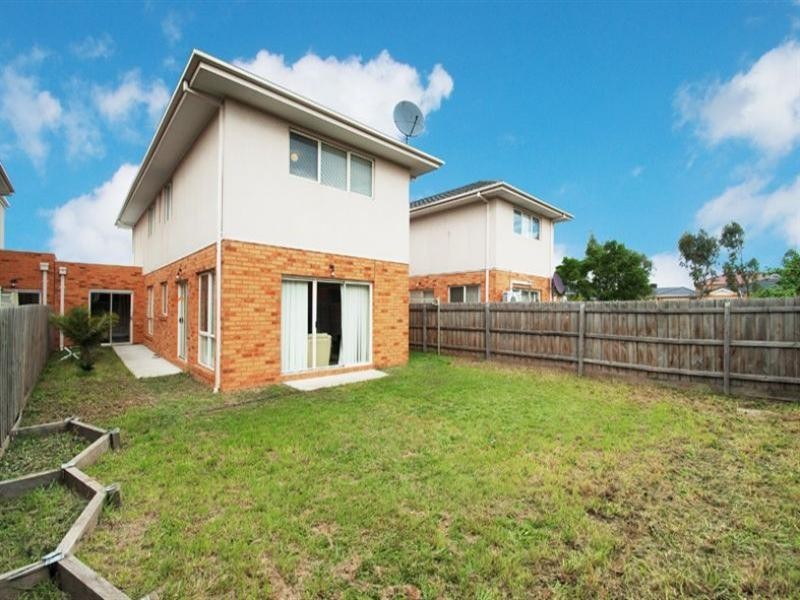 15 Donvale Avenue, Roxburgh Park VIC 3064