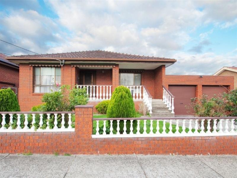 44 Stonehaven Drive, Thomastown VIC 3074