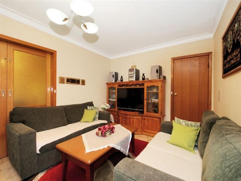 44 Stonehaven Drive, Thomastown VIC 3074