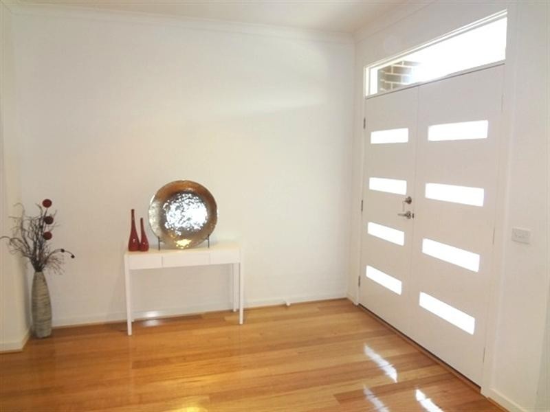 9 Fitzgerald Drive, South Morang VIC 3752