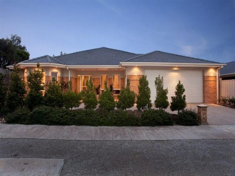 8 Hanton Place, Epping VIC 3076