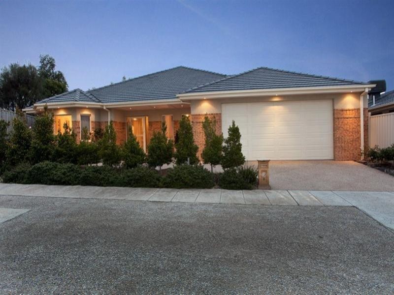 8 Hanton Place, Epping VIC 3076