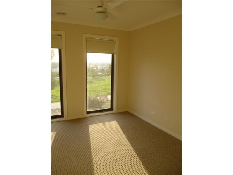 12 Gentle Walk, Doreen VIC 3754