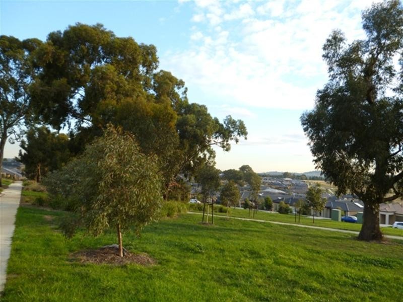 12 Gentle Walk, Doreen VIC 3754