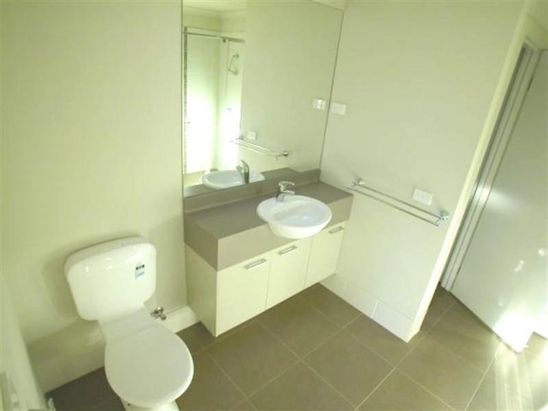 77 Lyndarum Drive, Epping VIC 3076