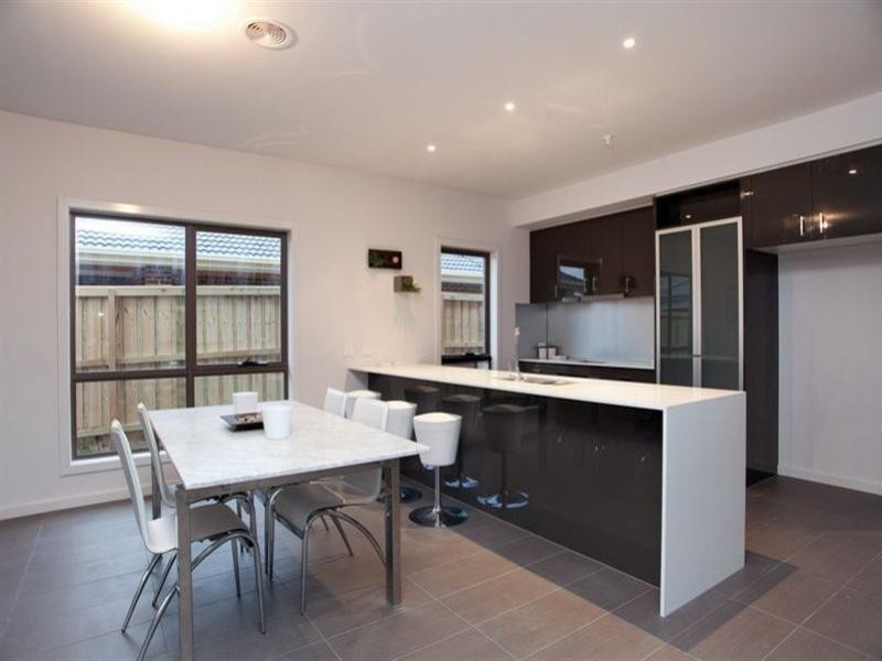 14 Saint Nikola Terrace, Lalor VIC 3075