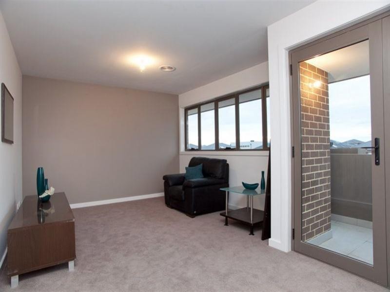 14 Saint Nikola Terrace, Lalor VIC 3075