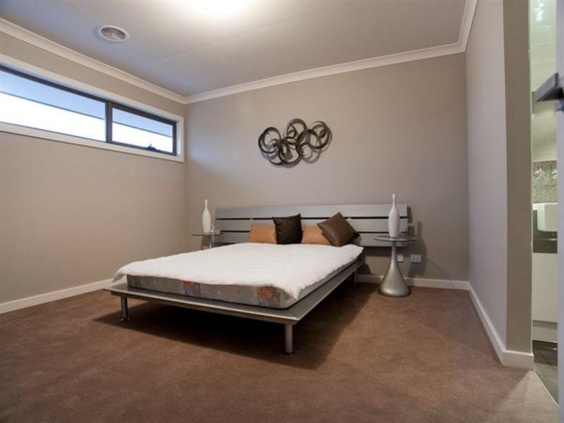 14 Saint Nikola Terrace, Lalor VIC 3075