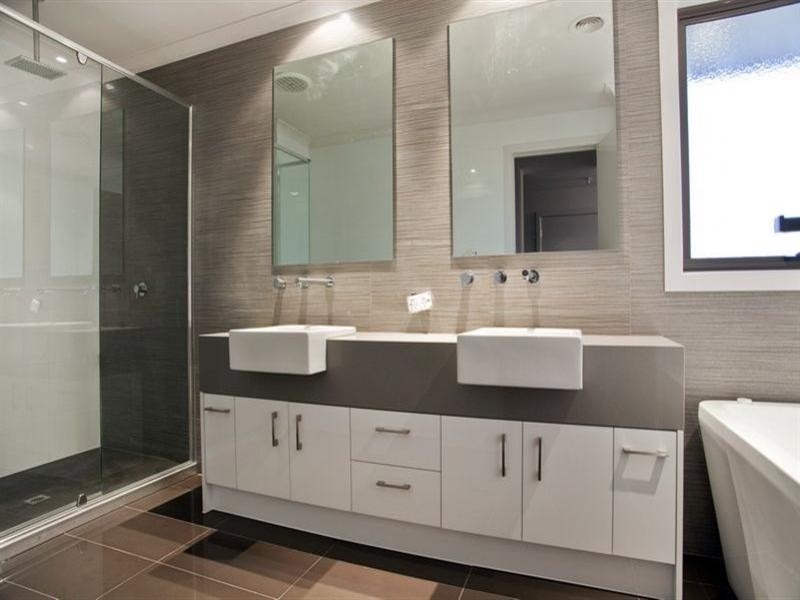 14 Saint Nikola Terrace, Lalor VIC 3075