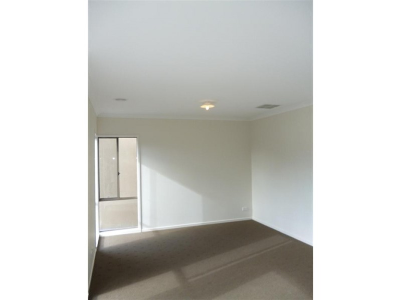 8 Blaimore Way, Mernda VIC 3754