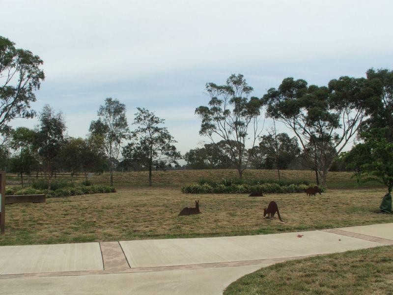 10 Dixon Creek Drive, South Morang VIC 3752