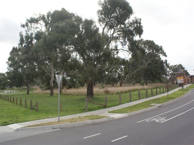 73 Lyndarum Drive, Epping VIC 3076