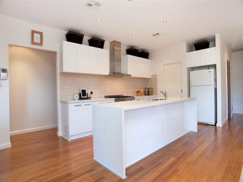 11 Lanesborough Way, Lalor VIC 3075