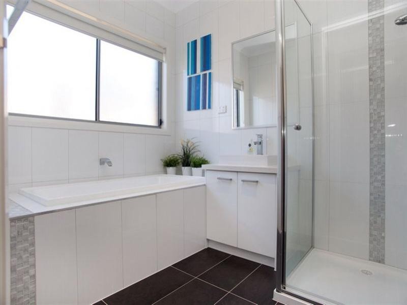 11 Lanesborough Way, Lalor VIC 3075