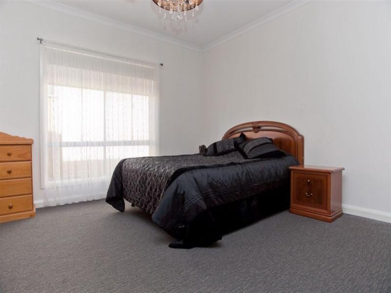 11 Lanesborough Way, Lalor VIC 3075